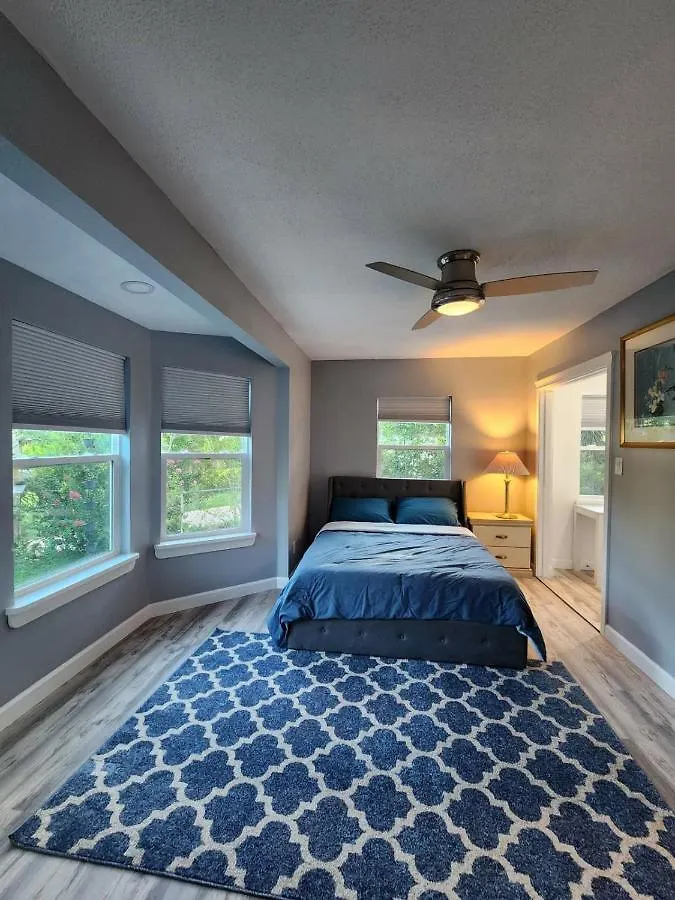 Spacious Bedroom With Private Workspace, Ensuite Bathroom - Room# 1 In Shared House No Pet Orlando