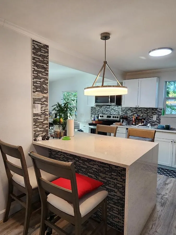 Homestay Spacious Bedroom With Private Workspace, Ensuite Bathroom - Room# 1 In Shared House No Pet Orlando